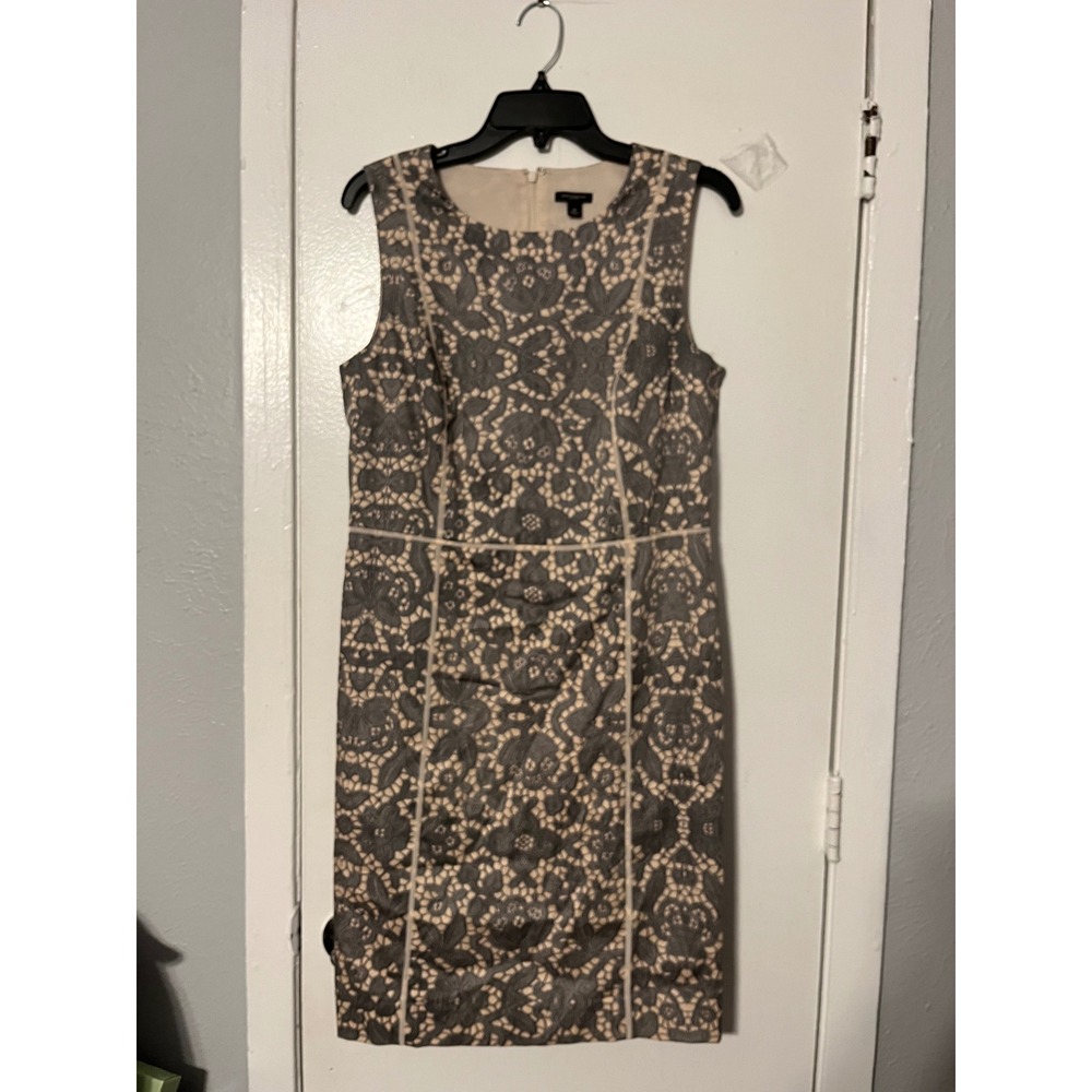 Ann Taylor Grey Floral Corded Lace Sheath Dress Sleeveless Size 10 Round Neck